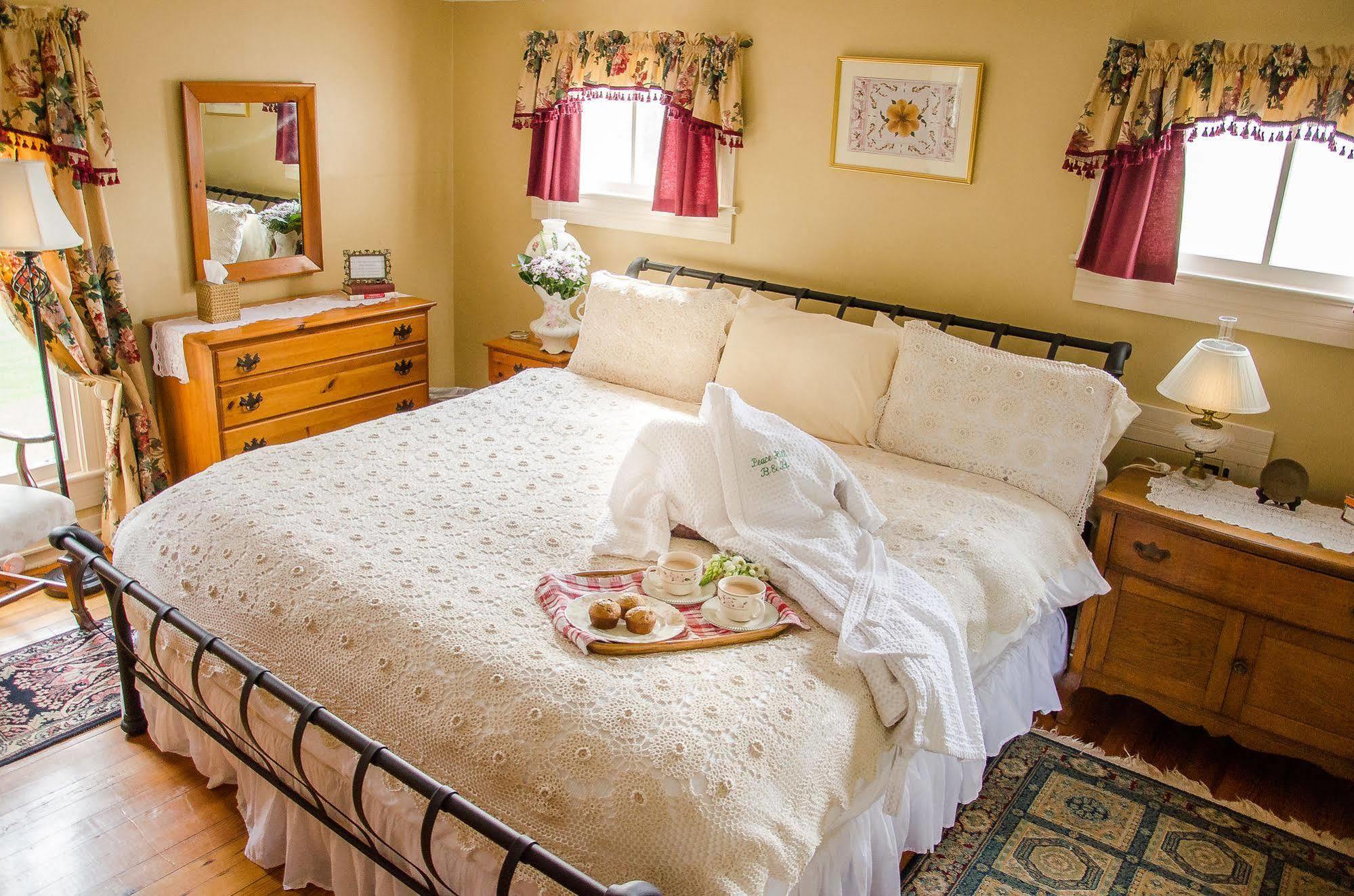 The Bed And Breakfast At Peace Hill Charles City 外观 照片